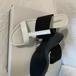Brand New Alfani Women's Wedge Black & White Sandals Size 6M